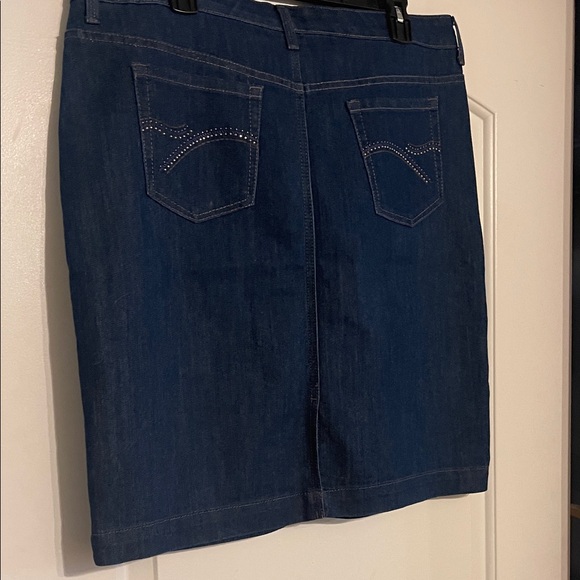 Gloria Vanderbilt Dark Blue Pencil Skirt - Picture 5 of 6